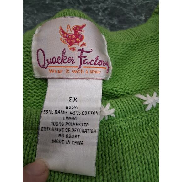 Quacker Factory Women’s 2x Christmas Sweater Green Santa Reindeer Embroidered - Picture 8 of 11